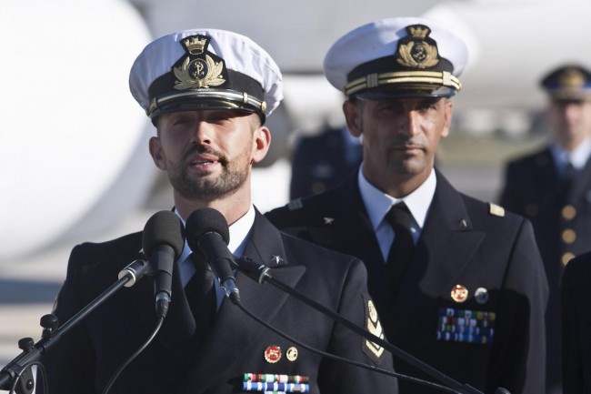 Foto Roberto Monaldo / LaPresse22-12-2012 RomaCronacaAeroporto di Ciampino - Rientro in Italia per le festività natalizie dei due marò detenuti in India Salvatore Girone e Massimiliano LatorreNella foto Salvatore Girone, Massimiliano LatorrePhoto Roberto Monaldo / LaPresse22-12-2012 Rome (Italy)Ciampino airport - Return to Italy for the Christmas holidays of the two soldiers detained in India Salvatore Girone and Massimiliano LatorreIn the photo Salvatore Girone, Massimiliano Latorre