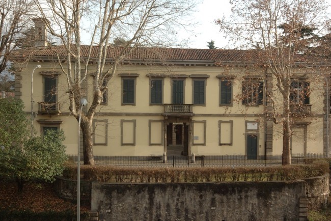 villa_manzoni_facciata