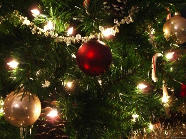 albero-di-natale-con-palline