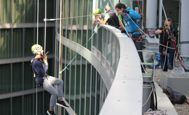 arrampicata-pirellone-palazzo-lombardia